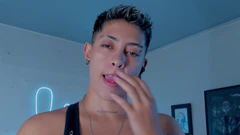 Snapshot of aleja1214 chatting on 12/23/25, 02:42 Alejandra online show from 12/23/25, 02:42