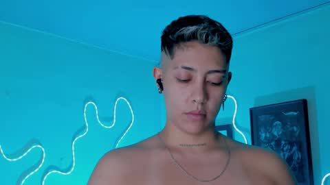 Snapshot of aleja1214 chatting on 02/25/26, 01:04 Alejandra online show from 02/25/26, 01:04