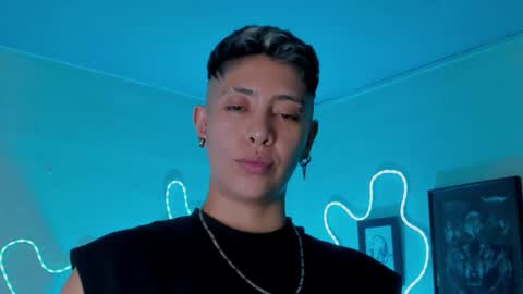 Snapshot of aleja1214 chatting on 03/17/26, 03:44 Alejandra online show from 03/17/26, 03:44