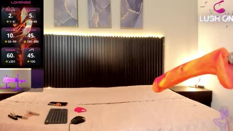 aleja__slav3 online show from 10/14/25, 08:42