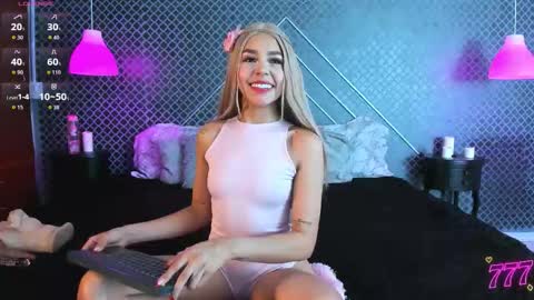 aleja_bloom online show from 02/20/26, 12:05