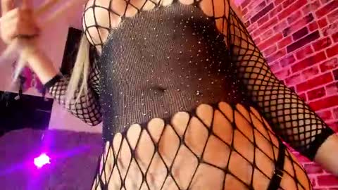 Snapshot of aleja_hill chatting on 07/17/26, 10:58 Aleja Hill online show from 07/17/26, 10:58