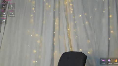 Snapshot of aleja_rossi chatting on 12/18/25, 01:55 Aleja online show from 12/18/25, 01:55