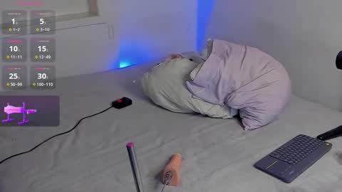 Snapshot of aleja_rossi chatting on 02/24/26, 03:43 Aleja online show from 02/24/26, 03:43