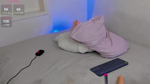 Snapshot of aleja_rossi chatting on 03/21/26, 02:20 Aleja online show from 03/21/26, 02:20