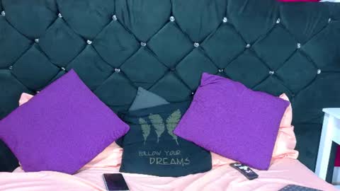 Snapshot of aleja_spearsx chatting on 06/10/26, 12:04 Alejandra online show from 06/10/26, 12:04