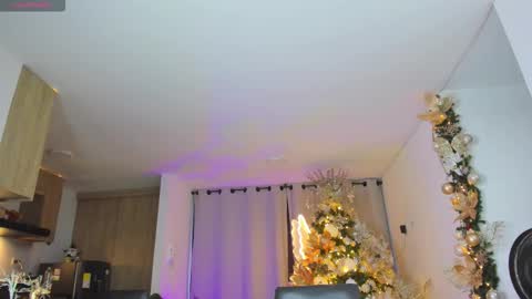 A L E J A N D R A online show from 12/21/25, 11:06