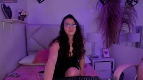 Snapshot of alejaharper chatting on 07/07/26, 06:23 Aleja online show from 07/07/26, 06:23