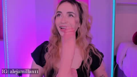 Snapshot of alejamillan1 chatting on 04/22/26, 04:15 night GTM -5 online show from 04/22/26, 04:15