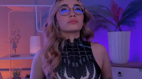 Snapshot of alejamillan1 chatting on 05/19/26, 04:19 night GTM -5 online show from 05/19/26, 04:19
