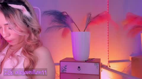 Snapshot of alejamillan1 chatting on 05/27/26, 04:09 night GTM -5 online show from 05/27/26, 04:09