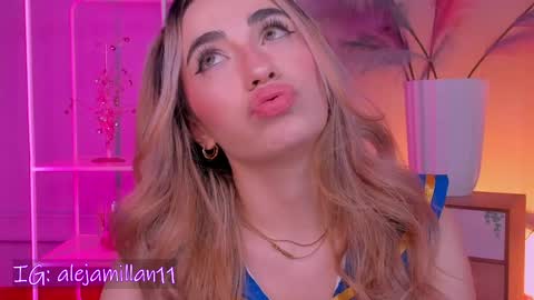 Snapshot of alejamillan1 chatting on 05/28/26, 04:10 night GTM -5 online show from 05/28/26, 04:10