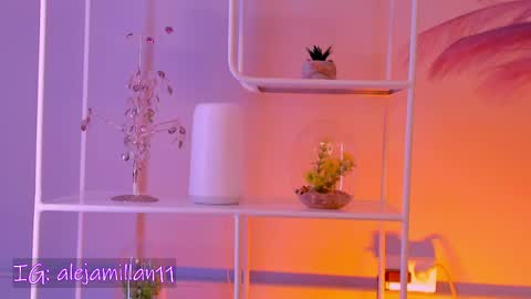 Snapshot of alejamillan1 chatting on 05/30/26, 04:09 night GTM -5 online show from 05/30/26, 04:09