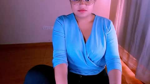 Alejandra  online show from 10/10/25, 06:18