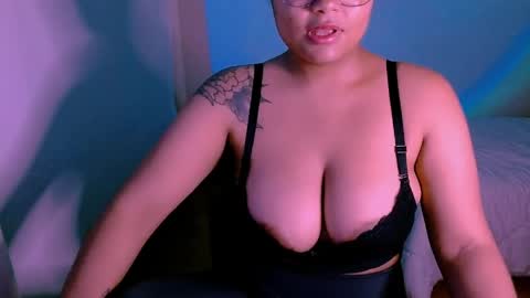 Snapshot of alejandra_conde chatting on 05/28/26, 11:46 Alejandra online show from 05/28/26, 11:46