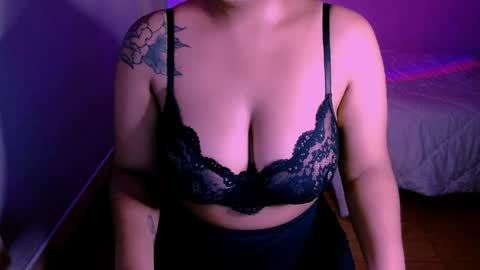 Snapshot of alejandra_conde chatting on 06/04/26, 12:38 Alejandra online show from 06/04/26, 12:38