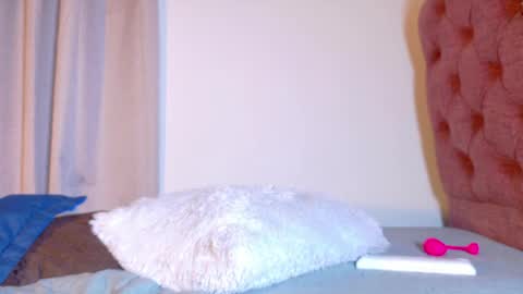 alejandra_dunn1 online show from 05/15/26, 11:12