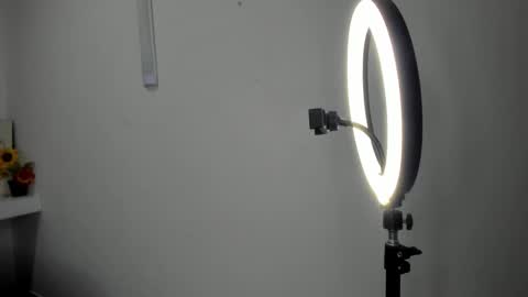 ALEJANDRA JAMES online show from 05/05/26, 11:18