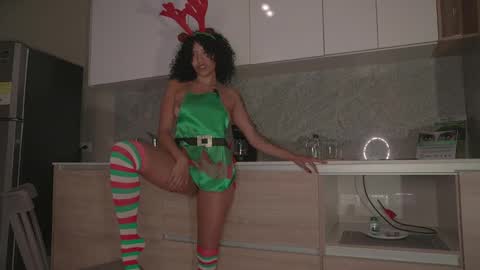 Snapshot of alejandra_kiss98 chatting on 12/21/24, 12:31 O.F alejandra h1998 stream 300 pm - 1100 pm online show from 12/21/24, 12:31