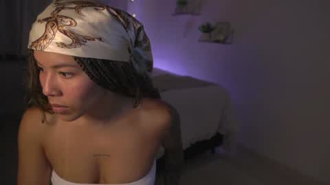 Snapshot of alejandra_kiss98 chatting on 01/13/25, 01:34 O.F alejandra h1998 stream 300 pm - 1100 pm online show from 01/13/25, 01:34