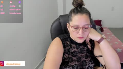 Snapshot of alejandra_milf_ chatting on 07/06/26, 08:33 alejandra online show from 07/06/26, 08:33