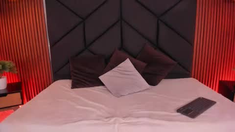 Snapshot of alejandra_vives chatting on 11/10/25, 08:52 Aleja online show from 11/10/25, 08:52