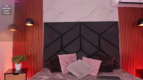 Snapshot of alejandra_vives chatting on 11/14/25, 09:24 Aleja online show from 11/14/25, 09:24