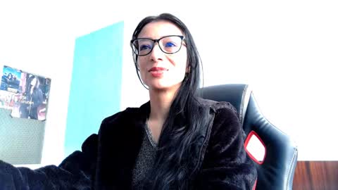 Alejandra online show from 12/16/24, 08:09