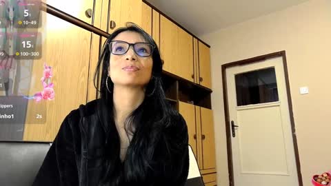 Alejandra online show from 01/06/25, 01:08