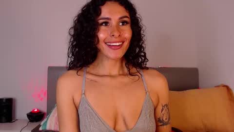 Danna Ray online show from 12/17/25, 09:21