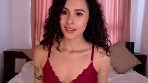 Snapshot of alejandraray chatting on 06/18/26, 07:51 Danna Ray online show from 06/18/26, 07:51