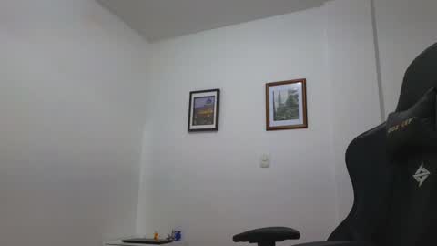 alejandroo_7 online show from 12/21/24, 01:04