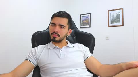 alejandroo_7 online show from 01/18/25, 06:43