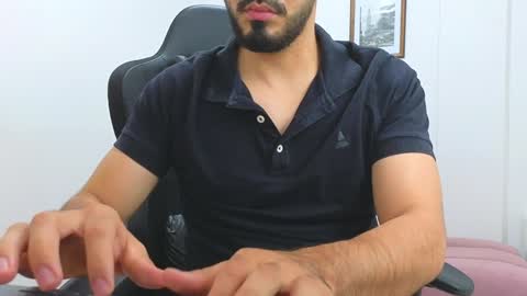 alejandroo_7 online show from 02/05/25, 07:53