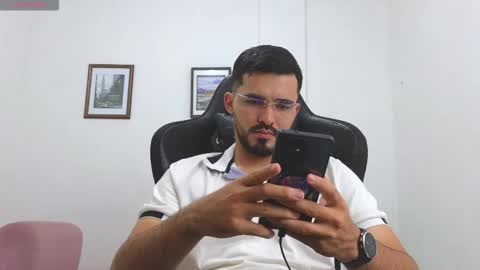 Snapshot of alejandroo_7 chatting on 11/10/25, 09:58 alejandroo_7 online show from 11/10/25, 09:58