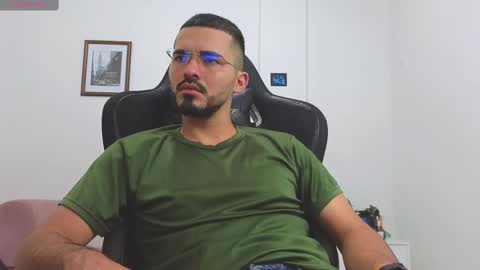 Snapshot of alejandroo_7 chatting on 11/19/25, 07:58 alejandroo_7 online show from 11/19/25, 07:58