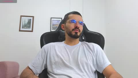 Snapshot of alejandroo_7 chatting on 11/29/25, 03:15 alejandroo_7 online show from 11/29/25, 03:15