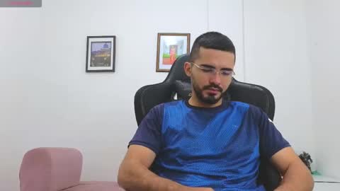 Snapshot of alejandroo_7 chatting on 12/15/25, 04:55 alejandroo_7 online show from 12/15/25, 04:55