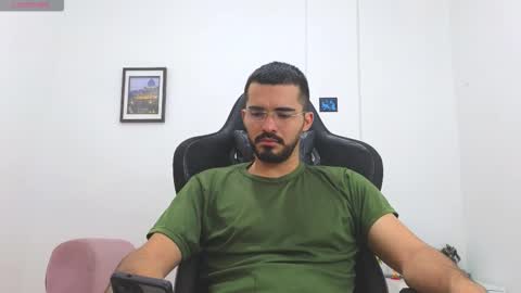 Snapshot of alejandroo_7 chatting on 01/18/26, 06:23 alejandroo_7 online show from 01/18/26, 06:23