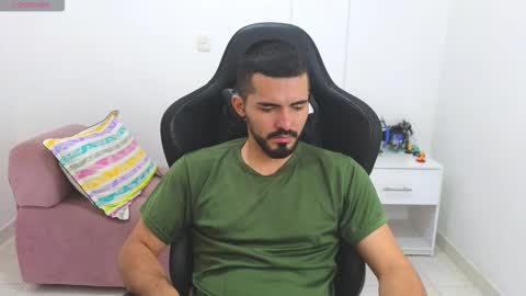 Snapshot of alejandroo_7 chatting on 02/04/26, 06:25 alejandroo_7 online show from 02/04/26, 06:25