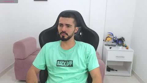 Snapshot of alejandroo_7 chatting on 02/05/26, 05:28 alejandroo_7 online show from 02/05/26, 05:28