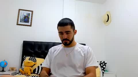 Snapshot of alejandroo_7 chatting on 08/08/26, 05:26 alejandroo_7 online show from 08/08/26, 05:26
