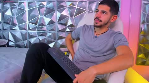 Snapshot of alejandrostorm chatting on 01/07/26, 08:33 Alejo online show from 01/07/26, 08:33