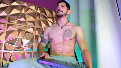 Snapshot of alejandrostorm chatting on 01/08/26, 08:11 Alejo online show from 01/08/26, 08:11