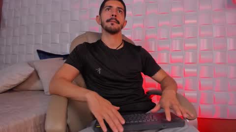 Snapshot of alejandrostorm chatting on 02/24/26, 08:40 Alejo online show from 02/24/26, 08:40