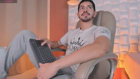 Snapshot of alejandrostorm chatting on 03/04/26, 11:00 Alejo online show from 03/04/26, 11:00