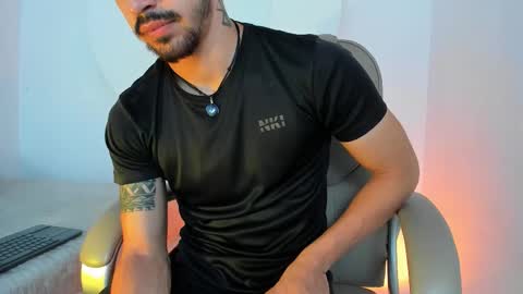 Snapshot of alejandrostorm chatting on 03/27/26, 04:18 Alejo online show from 03/27/26, 04:18