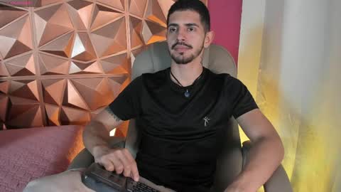 Snapshot of alejandrostorm chatting on 04/08/26, 04:12 Alejo online show from 04/08/26, 04:12