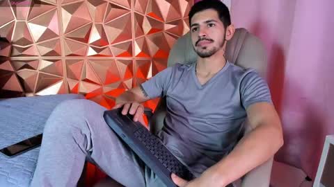 Snapshot of alejandrostorm chatting on 04/22/26, 02:58 Alejo online show from 04/22/26, 02:58