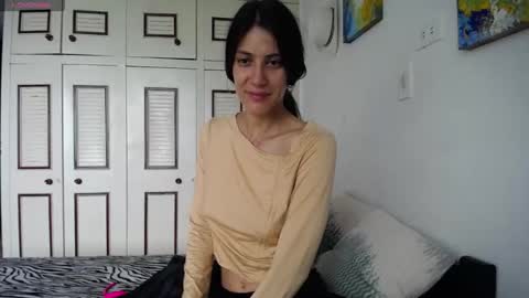 Snapshot of alejaxxxhot chatting on 11/16/25, 01:49 alejaxxxhot online show from 11/16/25, 01:49
